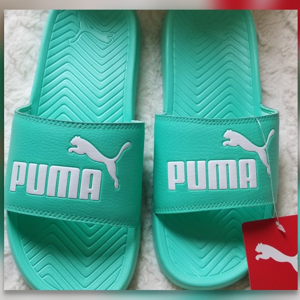 🔥🔥LAST!!🔥🔥PUMA!! TEAL BLUE/WHITE SLIDES!